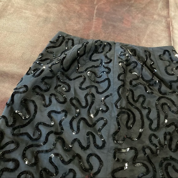 Sparkly Black Squiggly Abstract Sequin Pencil Skirt - Picture 9 of 12